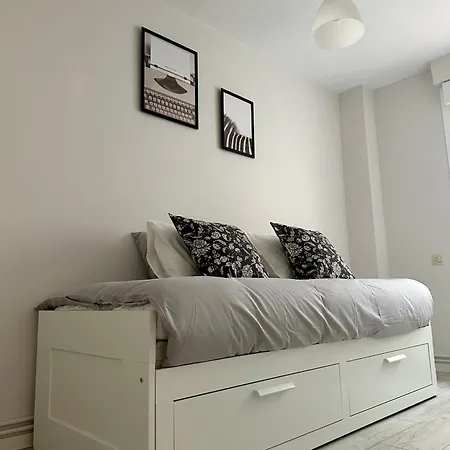 Cozy Flat 5 Mins From The Beach Gijon Exterior photo